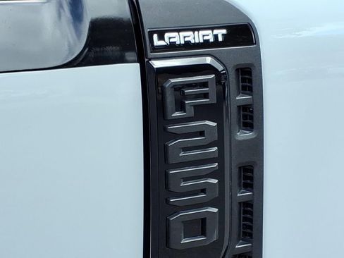 Certified 2025 Ford F250 Lariat w/ Lariat Ultimate Package image 4