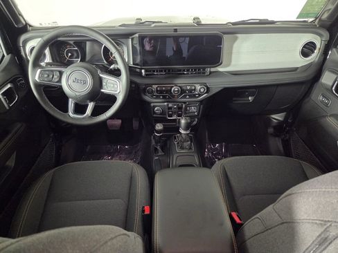 Certified 2025 Jeep Wrangler Sahara image 29