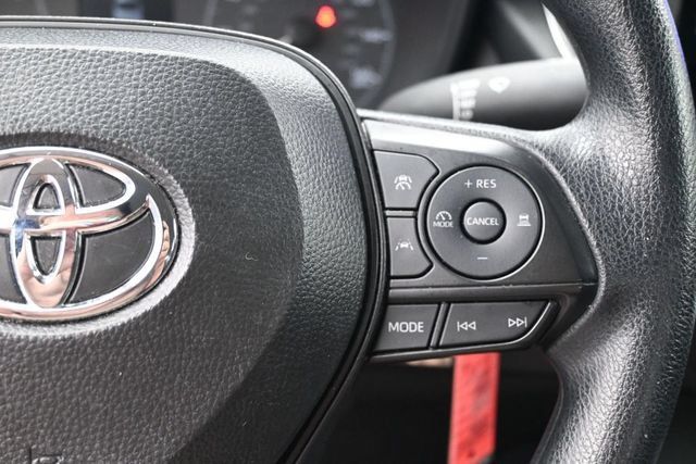 Used 2025 Toyota Corolla LE FWD image 21