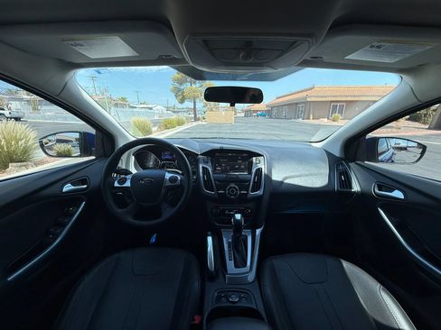 Used 2013 Ford Focus Titanium w/ Titanium Handling Pkg FWD image 17