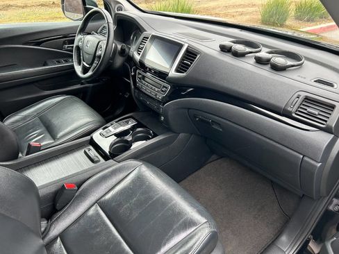 Used 2016 Honda Pilot Touring image 11