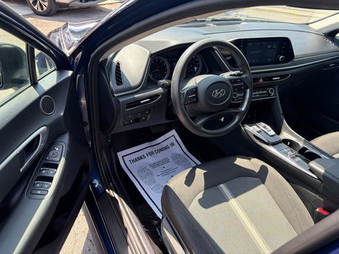 Used 2021 Hyundai Sonata SE w/ Winter Weather Package FWD image 9