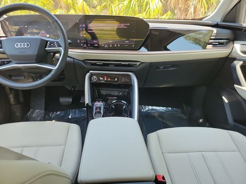 Used 2025 Audi Q5 Premium w/ Convenience Package AWD/4WD image 14