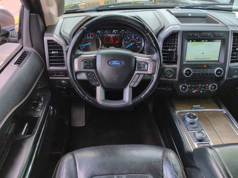 Used 2018 Ford Expedition Max Platinum AWD/4WD image 17