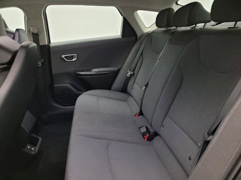 Used 2025 Kia K4 FWD image 18