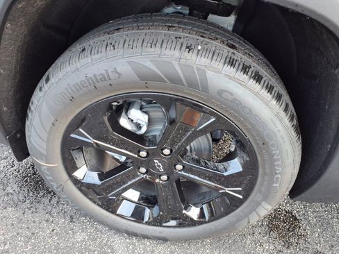 New 2026 Chevrolet Equinox LT w/ Midnight Edition FWD image 8