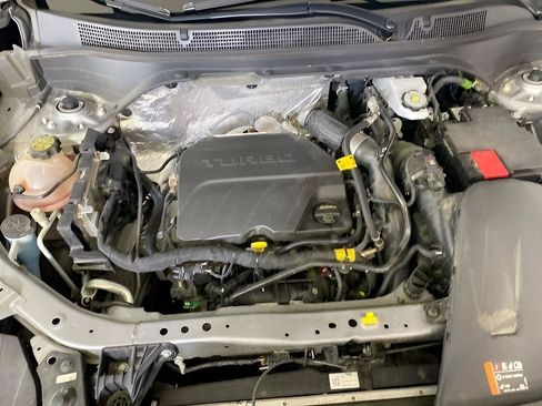 Used 2025 Chevrolet Trax LT FWD image 19