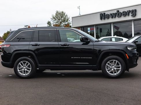New 2025 Jeep Grand Cherokee Laredo X w/ Luxury Tech Group I image 7