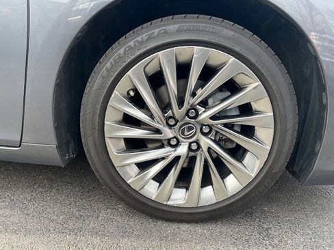 Used 2019 Lexus ES 300h image 38