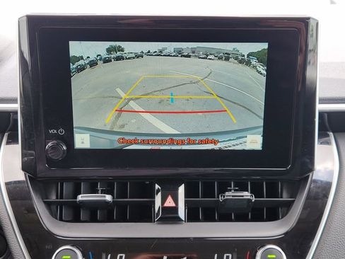 Certified 2025 Toyota Corolla Cross XLE FWD image 17
