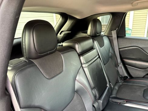 Used 2016 Jeep Cherokee Trailhawk w/ Cold Weather Group image 24