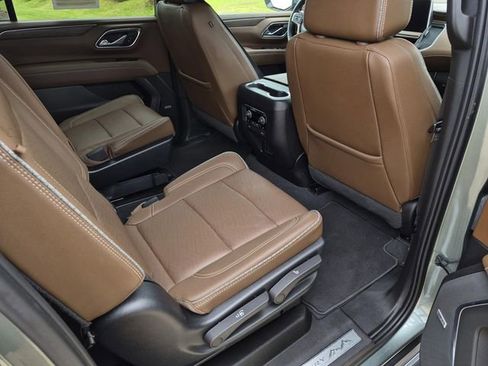 Used 2023 Chevrolet Suburban High Country AWD/4WD image 22