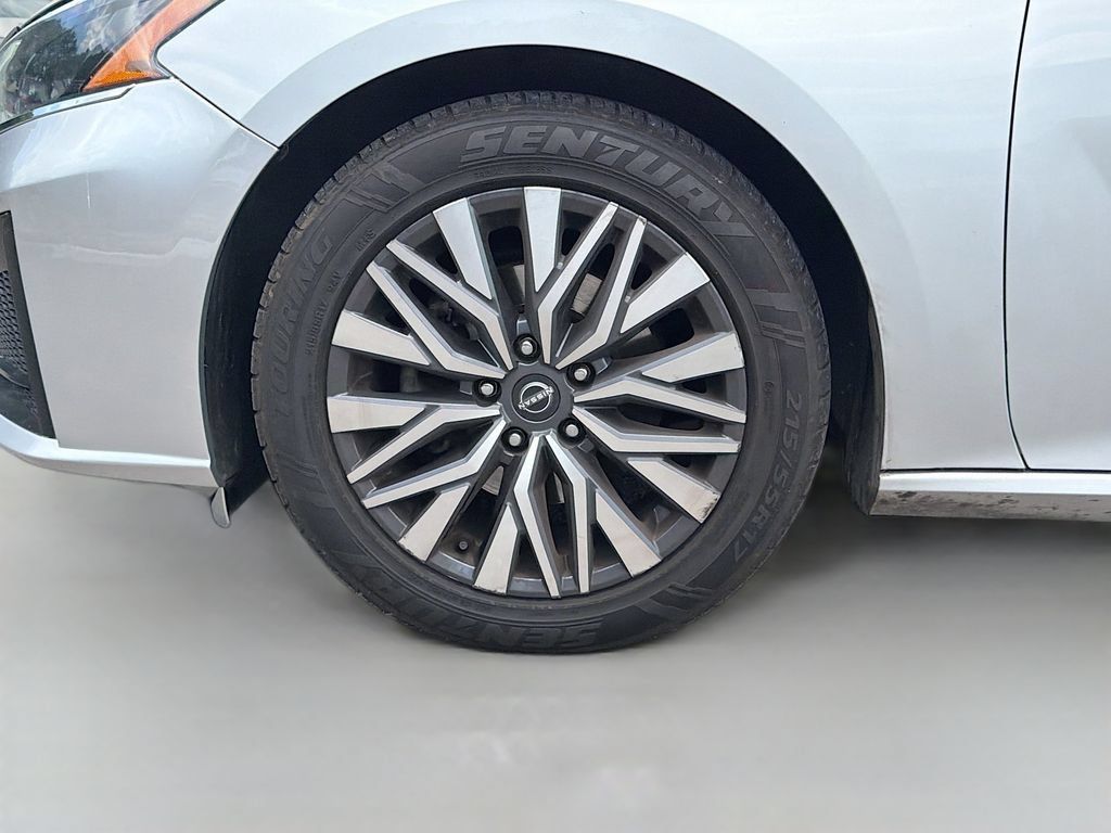 Used 2023 Nissan Altima 2.5 SV FWD image 32