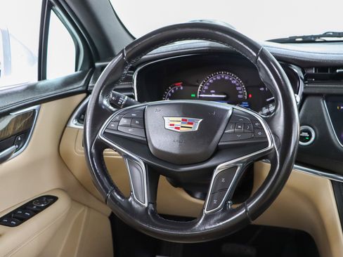 Used 2018 Cadillac XT5 FWD w/ LPO, Wheel Lock Package image 12
