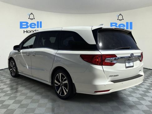 Used 2018 Honda Odyssey Elite image 3