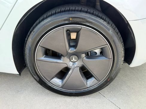 Used 2023 Tesla Model 3 Standard Range RWD image 13
