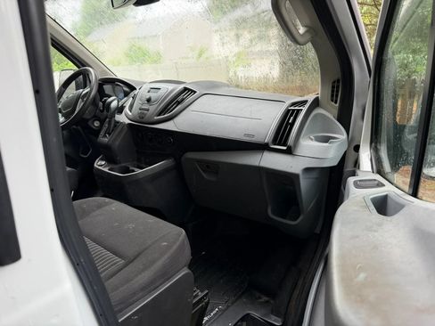 Used 2019 Ford Transit 250 130 Low Roof w/ Exterior Upgrade Package RWD image 3