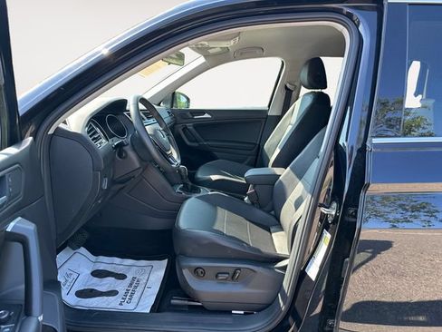 Used 2020 Volkswagen Tiguan SE FWD image 11