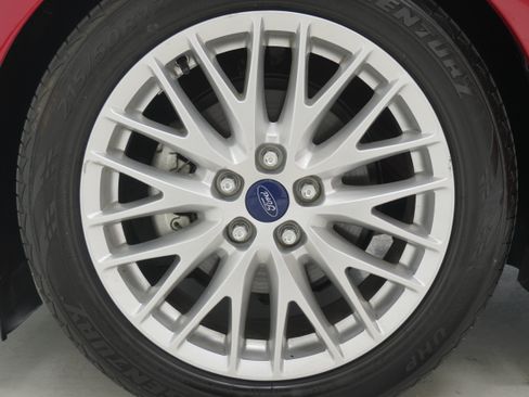 Used 2012 Ford Focus SEL FWD image 25