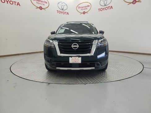 Used 2024 Nissan Pathfinder SL w/ SL Premium Package FWD image 4