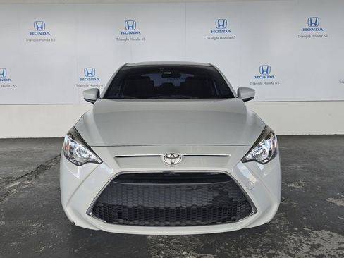 Used 2020 Toyota Yaris LE image 17