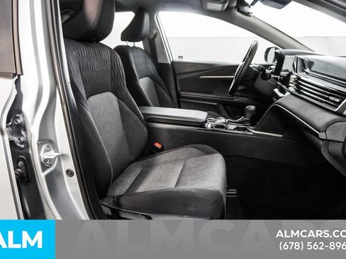 Used 2025 Toyota Camry LE image 19