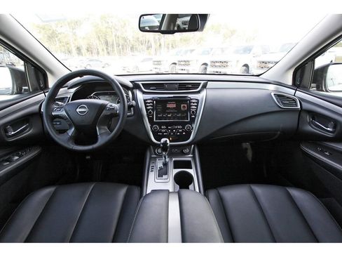 Used 2023 Nissan Murano SV image 13