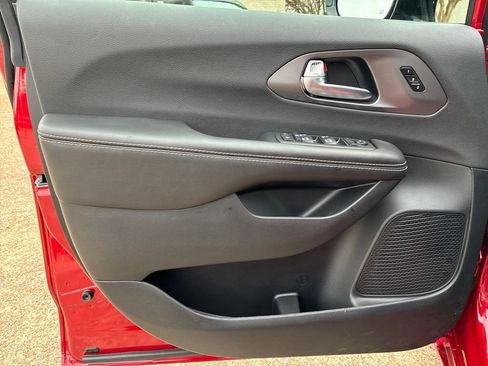 New 2026 Chrysler Pacifica Select w/ S Appearance Package image 11