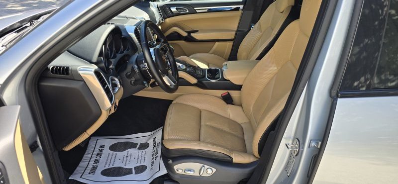 Used 2018 Porsche Cayenne Platinum Edition AWD/4WD image 12