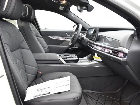 New 2024 BMW 750e xDrive w/ Executive Package image 12