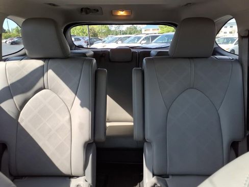 Used 2023 Toyota Highlander Platinum FWD image 17