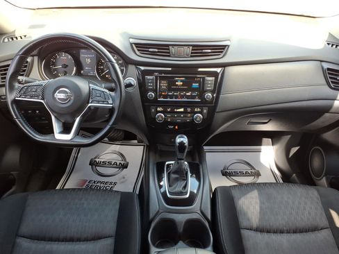 Used 2020 Nissan Rogue SV image 19