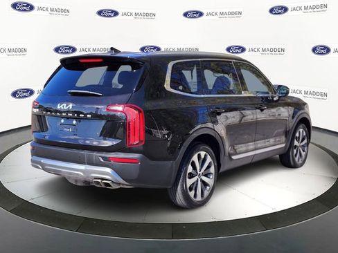 Used 2022 Kia Telluride EX w/ EX Premium Package FWD image 5