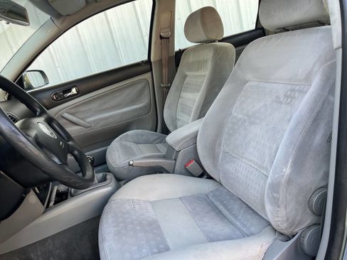 Used 2002 Volkswagen Passat GLS image 11