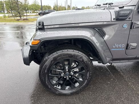 Used 2025 Jeep Wrangler Unlimited Sahara w/ Safety Group image 10