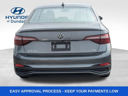 Used 2024 Volkswagen Jetta SE image 2