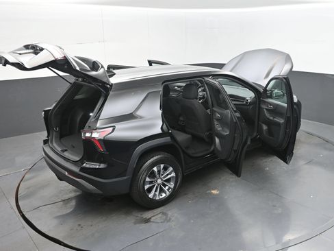 Used 2026 Chevrolet Equinox LT FWD image 42