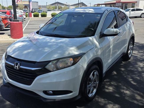 Used 2017 Honda HR-V EX image 1