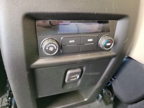 Used 2023 Chevrolet Traverse LS AWD/4WD image 13