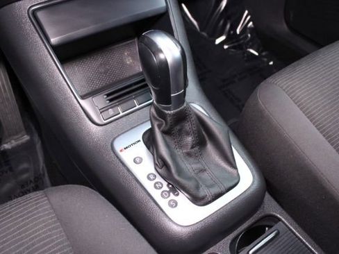 Used 2017 Volkswagen Tiguan Limited w/ Alloy Wheels Package image 13