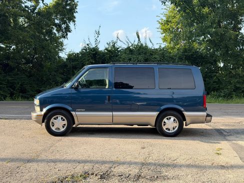 Used 2002 Chevrolet Astro RWD image 4