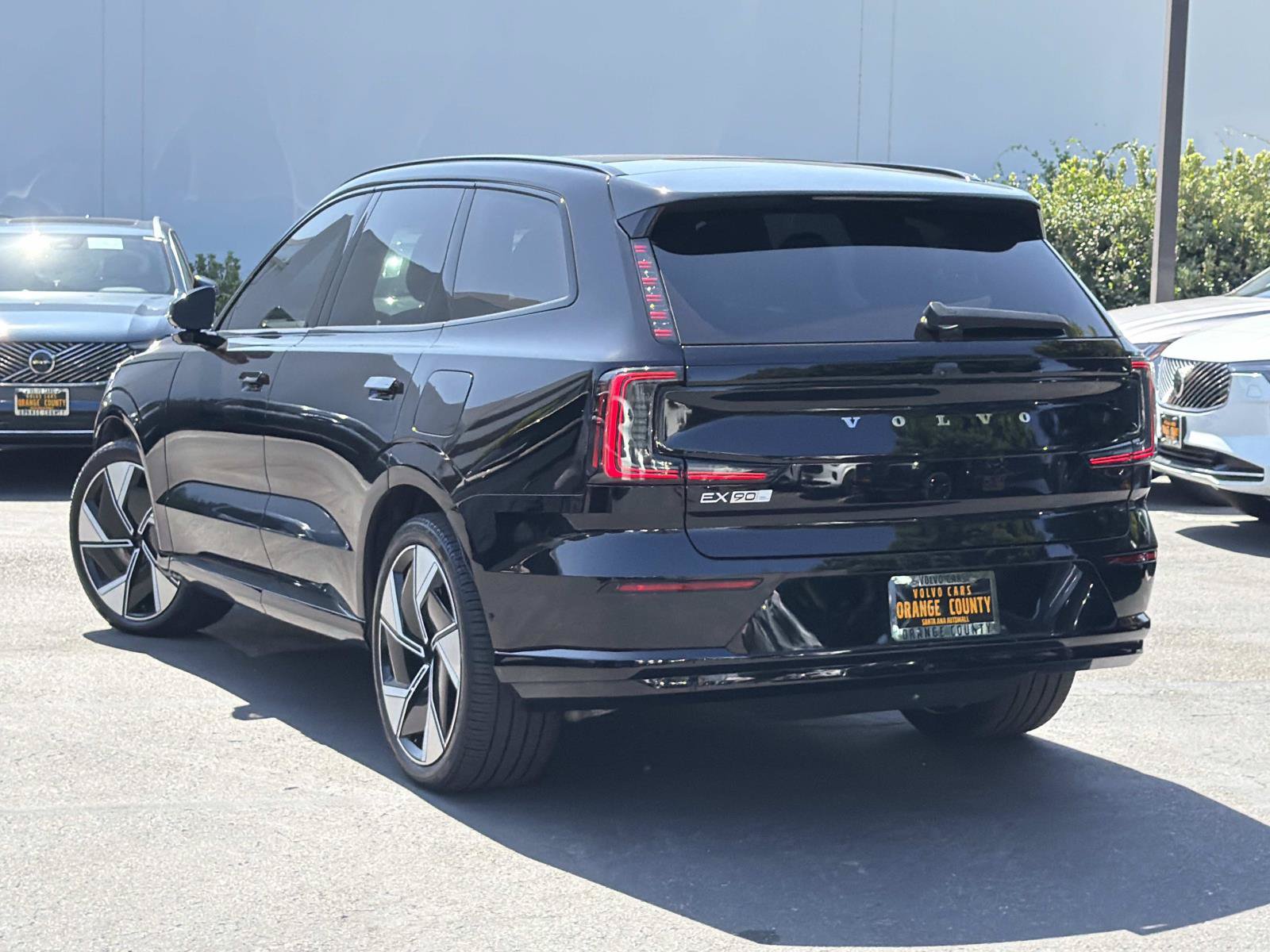 Certified 2025 Volvo EX90 Ultra AWD/4WD image 7