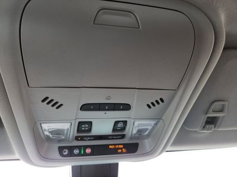 Certified 2024 Chevrolet Equinox Premier image 16