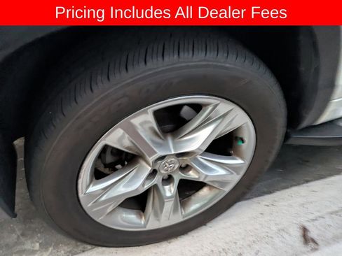 Used 2015 Toyota Highlander Limited FWD image 9