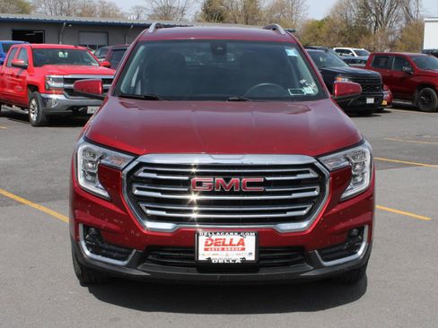 Used 2022 GMC Terrain SLT AWD/4WD image 2