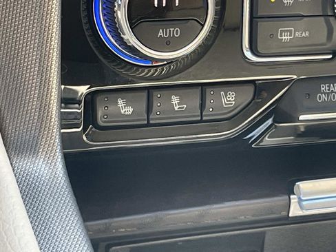 Used 2022 GMC Yukon Denali image 22