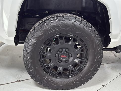 Certified 2025 Toyota Tacoma TRD Sport image 22