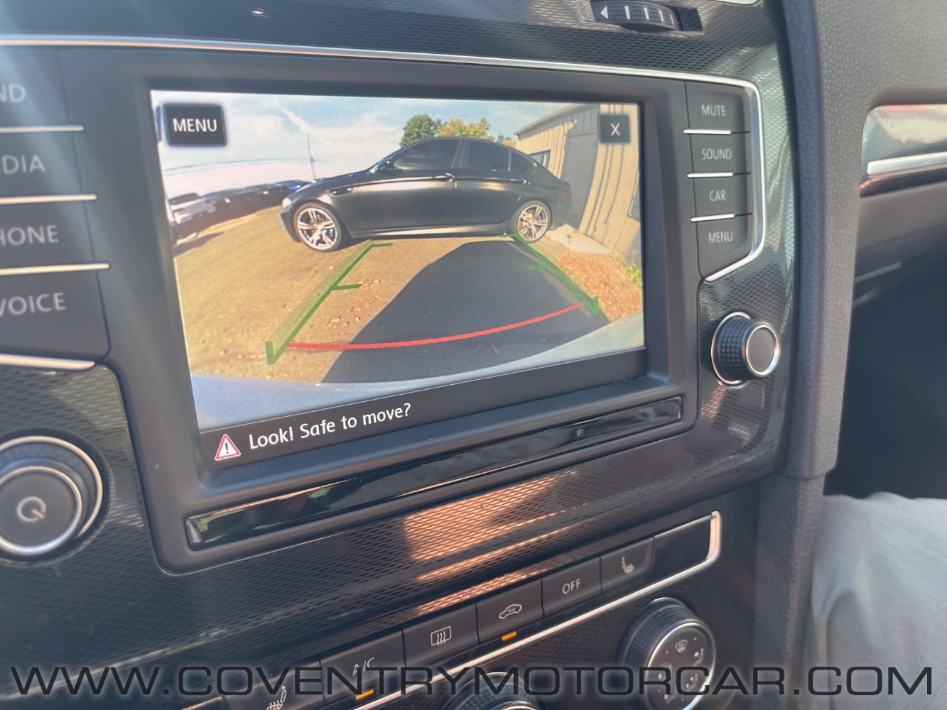 Used 2017 Volkswagen GTI SE FWD image 17