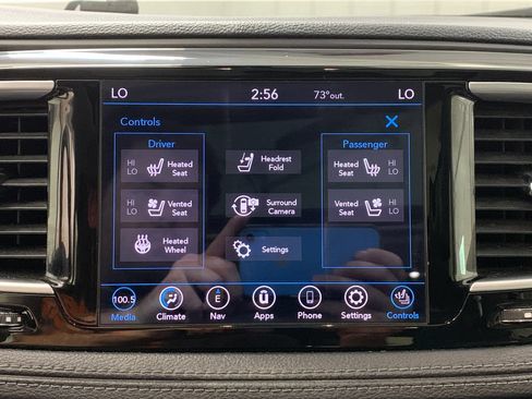 Used 2020 Chrysler Pacifica Limited w/ Tire & Wheel Group FWD image 32