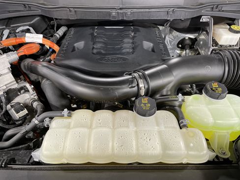 Used 2023 Ford F150 Lariat w/ Equipment Group 502A High image 18